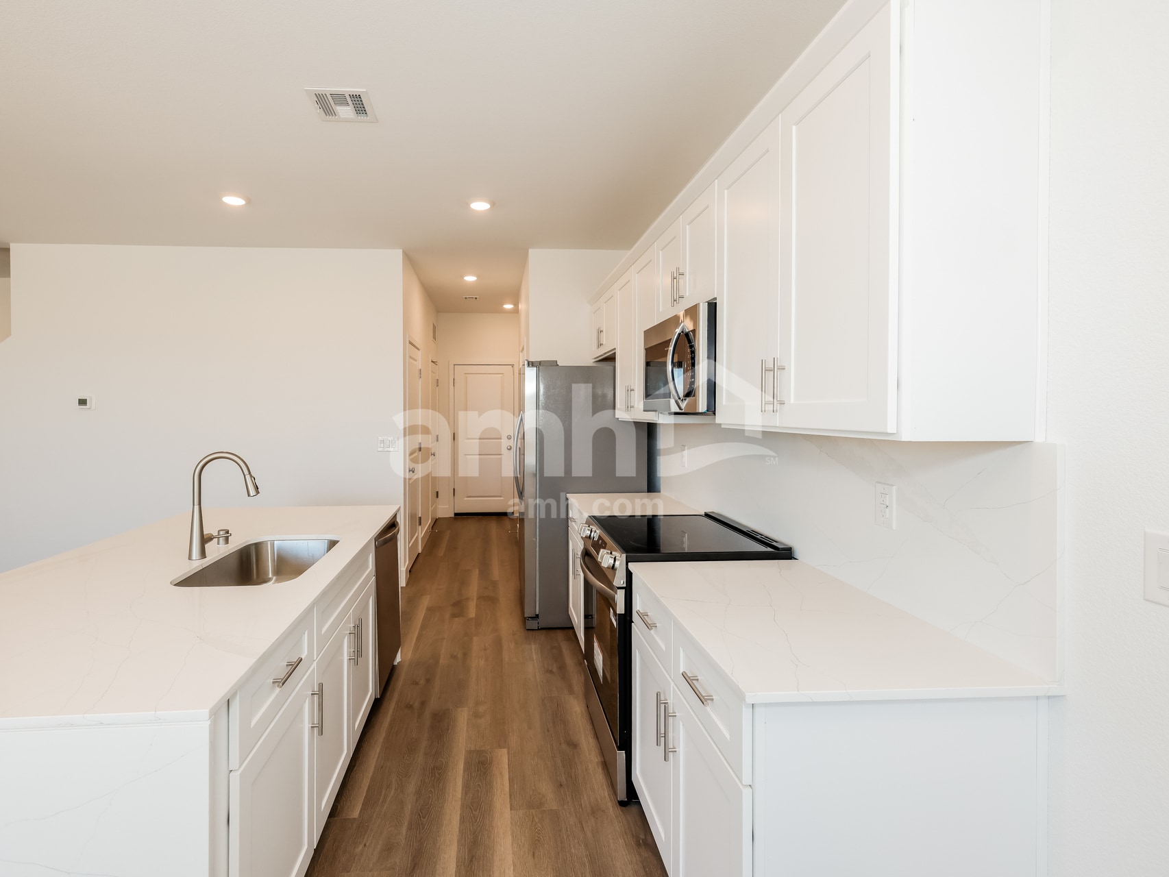 Building Photo - 8714 N Begonia Ct