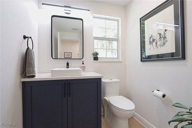 Building Photo - 1327 Sunbury Dr