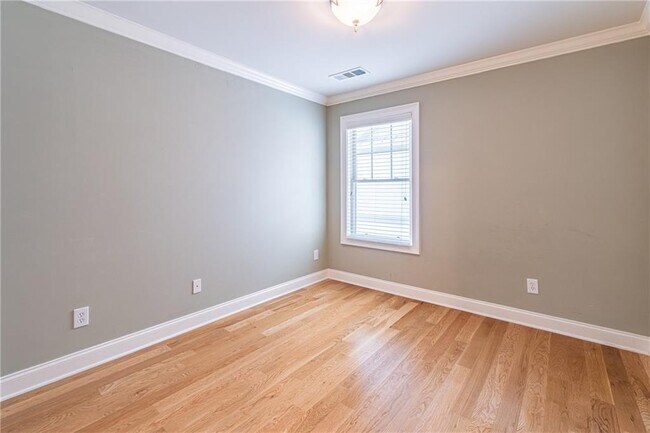 Building Photo - 1270 Fowler St NW