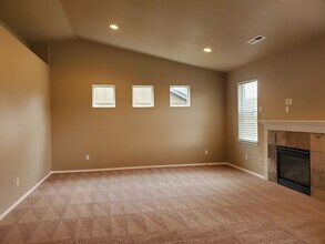Building Photo - Pet Friendly Craftsman Style Home in Desirable West Salem Neighborhood