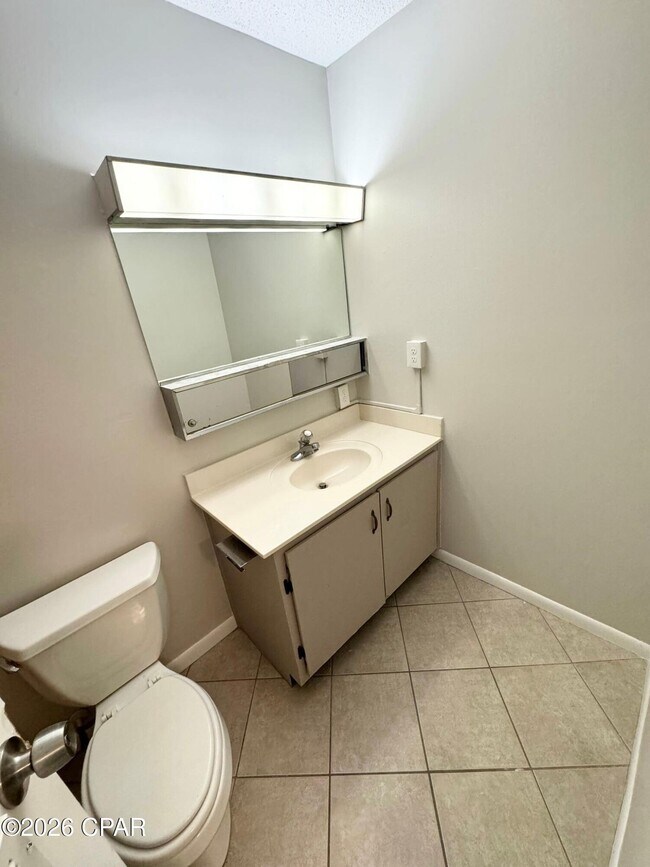 Building Photo - 4305 Bay Point Rd