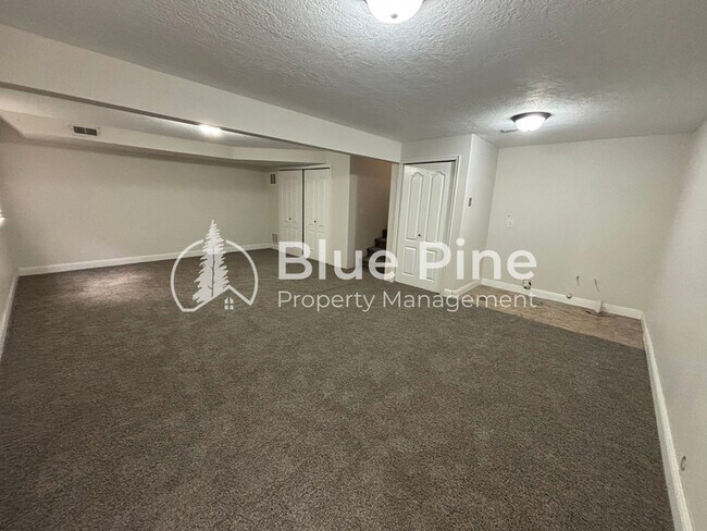 Building Photo - 2415 Northstar Dr