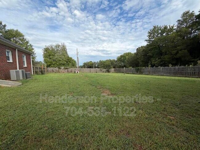Building Photo - 220 Logan New Amity Rd