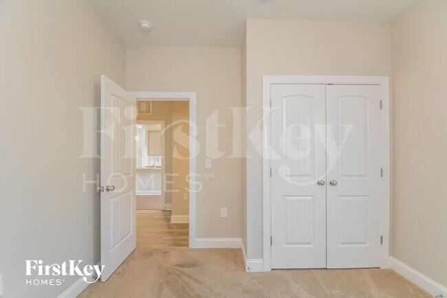 Building Photo - 143 Douglas Fir Pl
