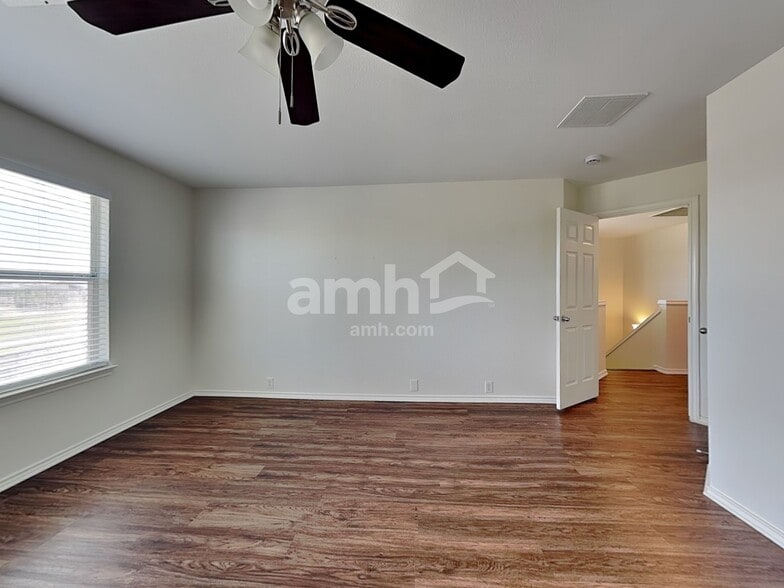 Building Photo - 26139 Flinton Dr