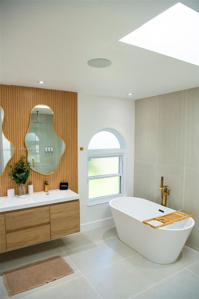 Building Photo - 1010 Joyce Ct