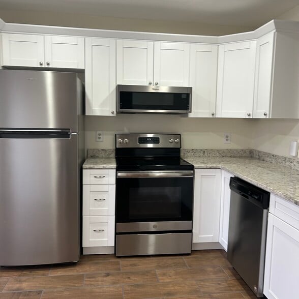 Building Photo - 12702 Raeburn Way