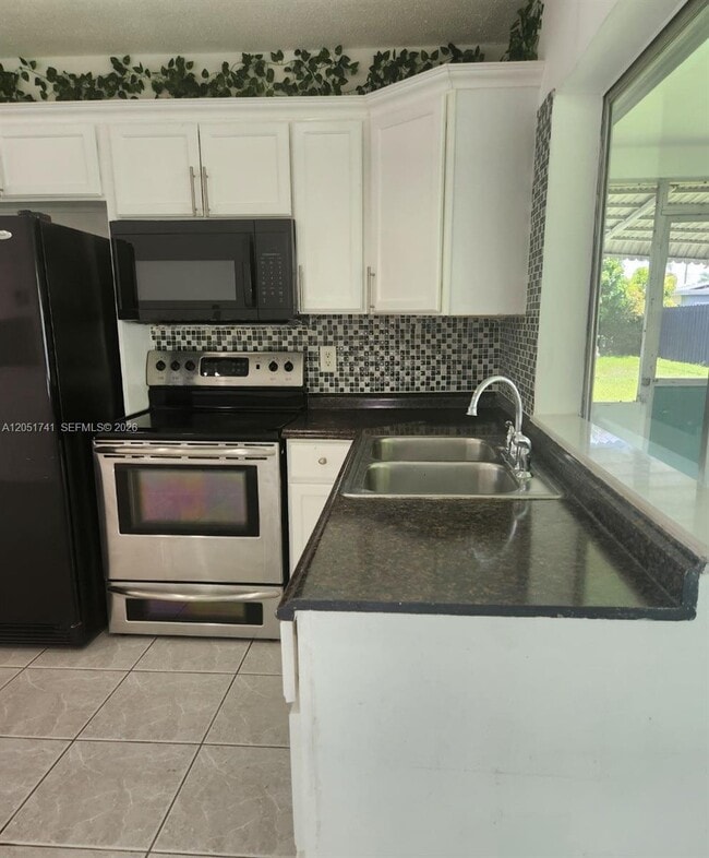 Building Photo - 2710 NW 52nd Pl