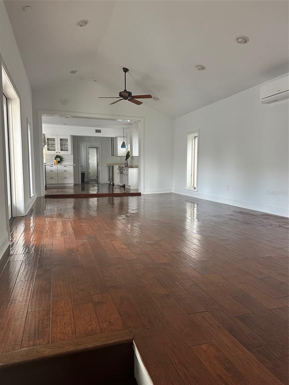 Building Photo - 2610 S Dundee St