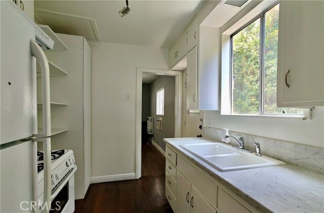 Building Photo - 707 El Centro St