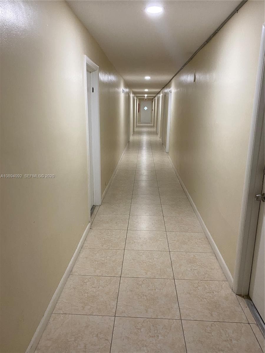 Building Photo - 16701 NE 14th Ave