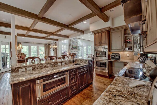 Building Photo - Winter Rental