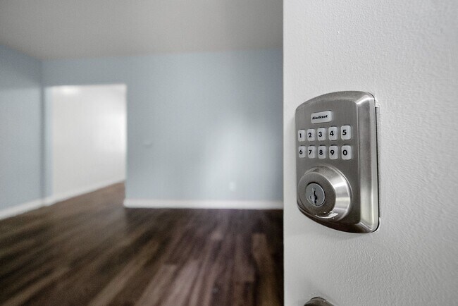 Interior Photo - 1577 Pine Avenue