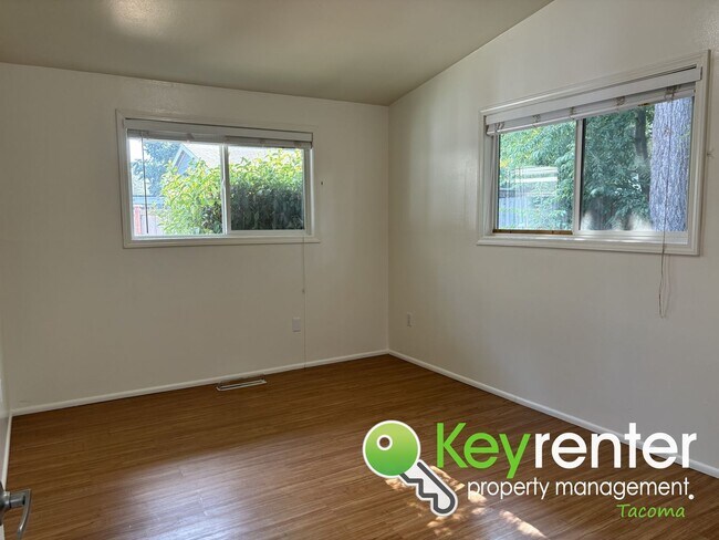 Building Photo - Beautiful 4-Bedroom Rambler in a Desirable...
