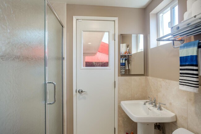Building Photo - Entertainer's Dream in Willow Glen! 4 Bedroom 3 Bath Fully Upgraded Home with Stunning Backyard