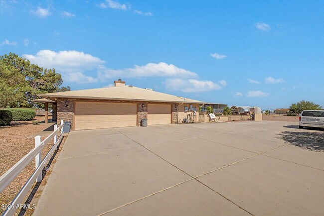Building Photo - 20537 W Gordon Way