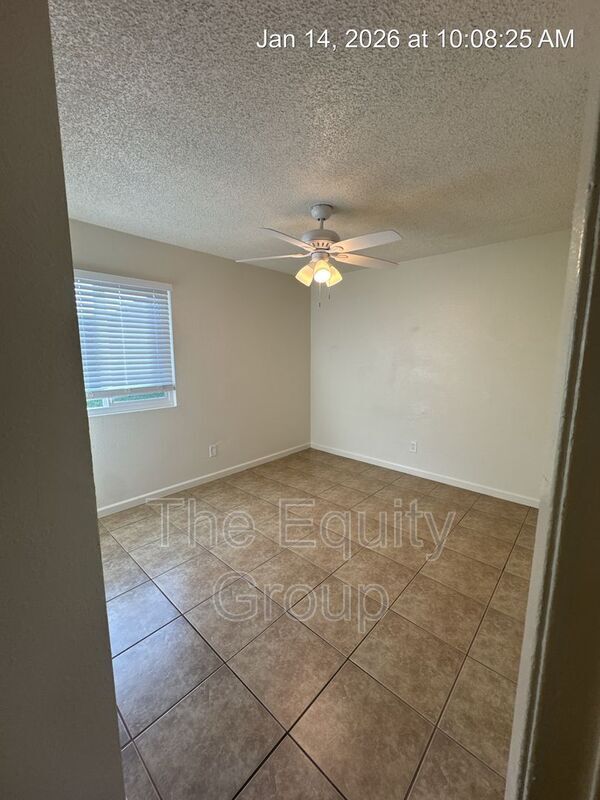 Building Photo - 809 Monarch Cir