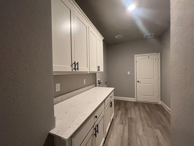 Building Photo - 368 Lk Blf Dr