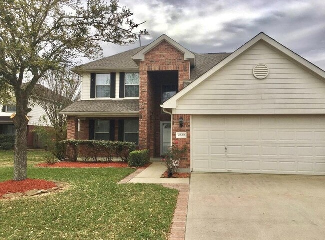 Building Photo - 2529 Artesia Dr