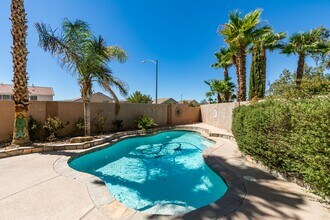Building Photo - BEAUTIFUL POOL HOME W/RV