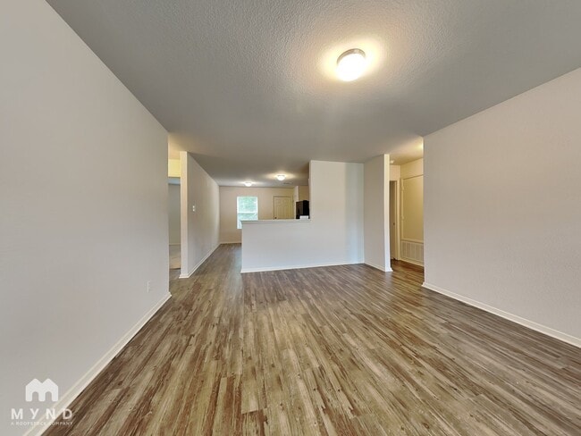 Building Photo - 9168 Pleasant Valley Dr