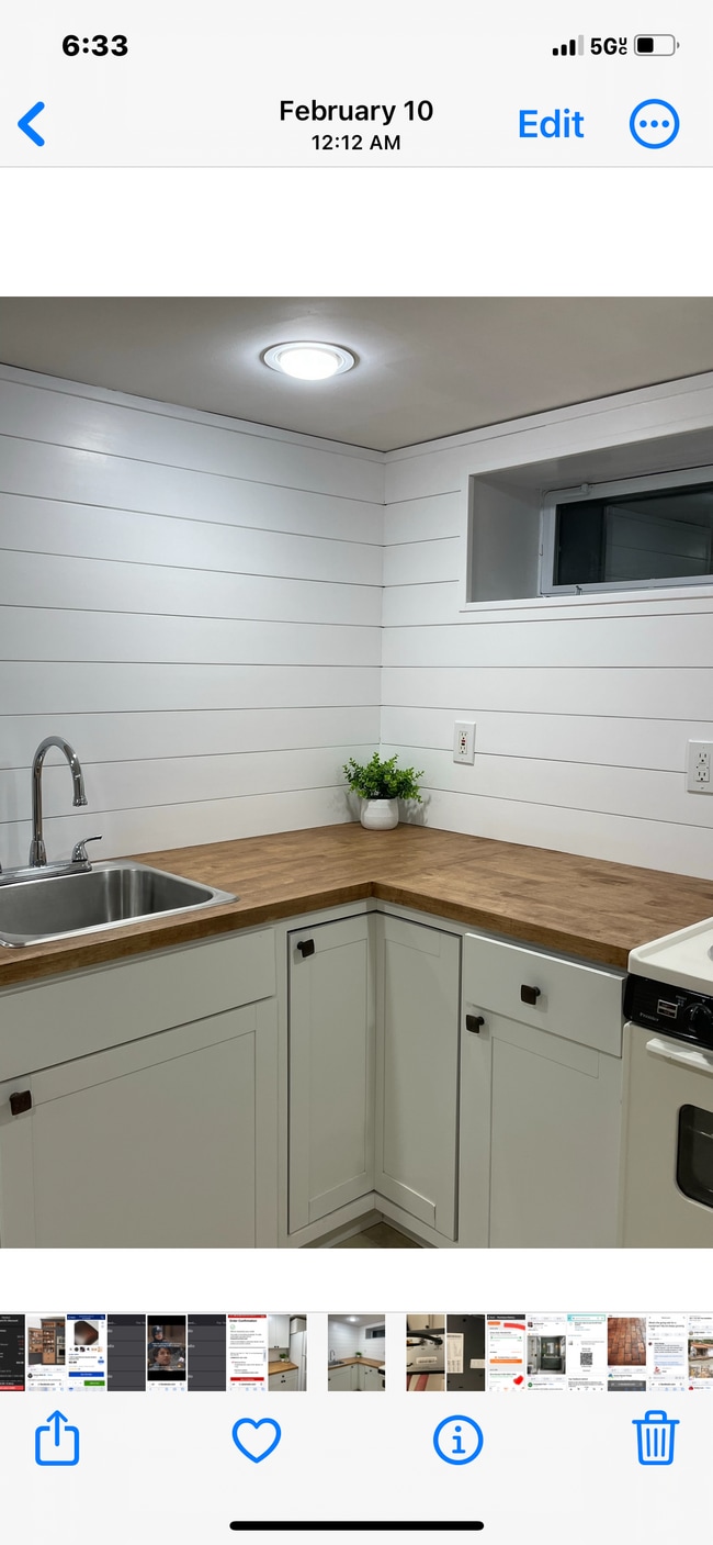 Building Photo - 22 Oneida Ave