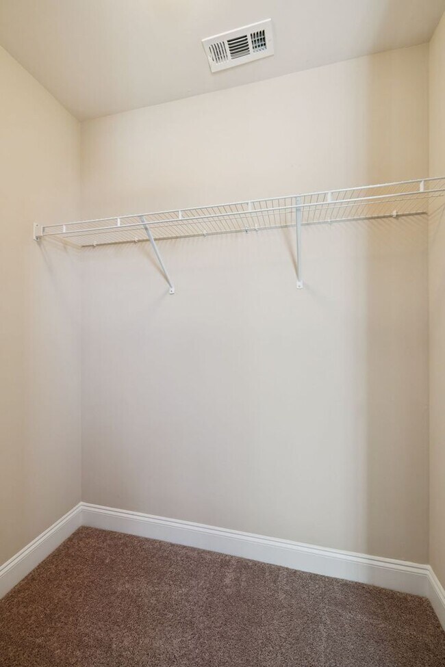 Building Photo - Sparkling clean 4 bedroom home in Spring H...