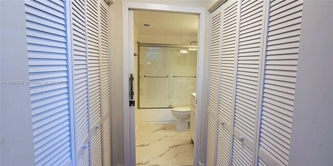 Building Photo - 19555 E Country Club Dr