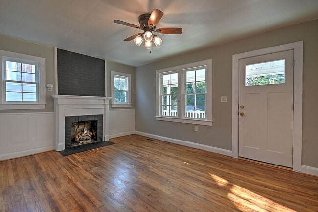 Building Photo - 608 Forest St