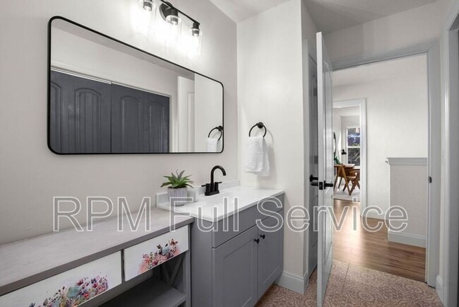 Building Photo - 4745 Aaron Dr