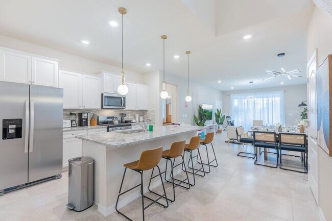 Building Photo - 7215 Oakmoss Loop