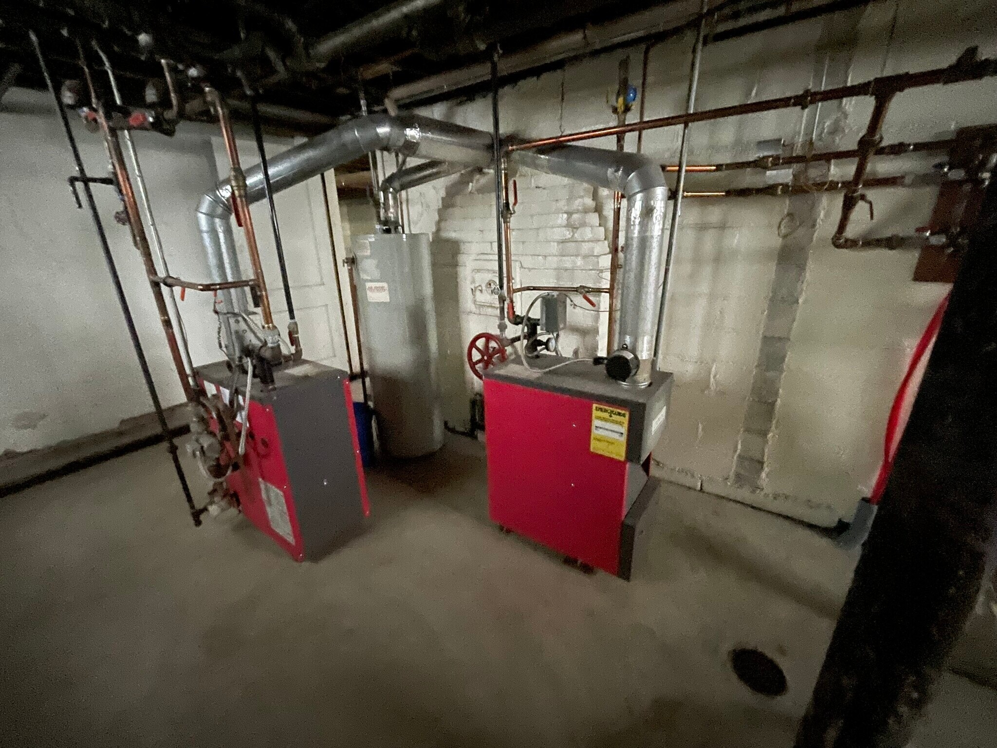 Building Photo - 1560 Lincoln Ave