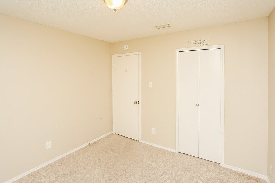 Building Photo - 4214 Worth Forest Dr