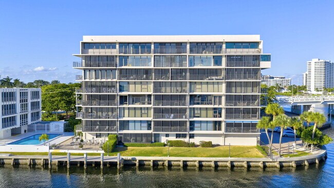 Building Photo - 900 NE Spanish River Blvd