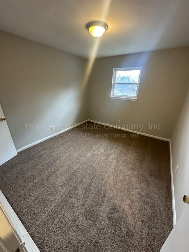 Building Photo - 151 Westdale Ave NW