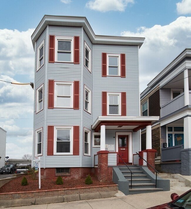 Building Photo - 14 Cottage St
