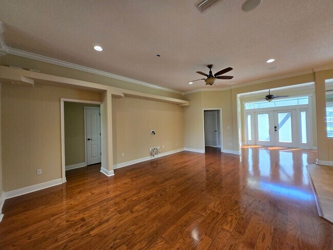 Building Photo - Gorgeous 4-Bedroom Home with Office, Pool,...