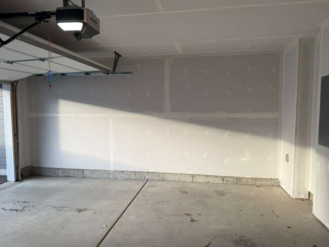 Building Photo - 2016 Yellowstone Blvd