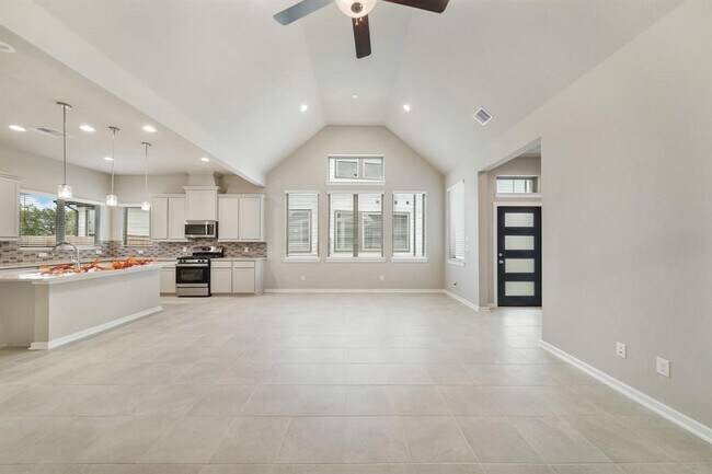 Building Photo - 1547 Crystal Stream Dr