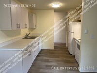 Building Photo - Fully remodeled unit!