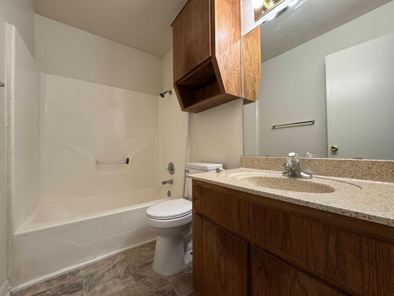 Building Photo - 1003 Circle M Dr