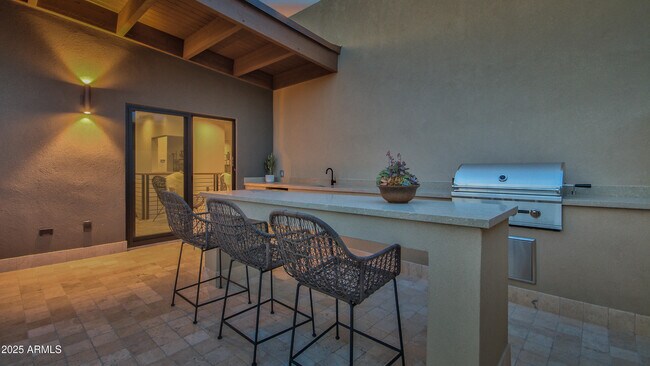 Building Photo - 6525 E Cave Creek Rd