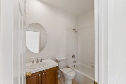 Building Photo - Luxurious, 5450 SqFt,  5 Ensuite Bedrooms ...