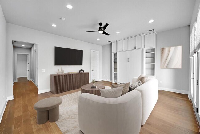 Building Photo - 7200 Cordoba Dr