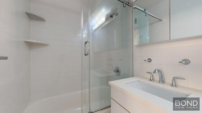 Building Photo - 405 E 56th St