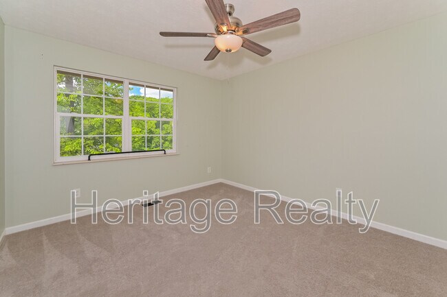 Building Photo - 9608 Clearwater Dr