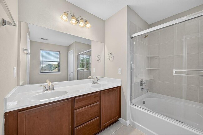 Building Photo - 16506 Lanesborough Dr