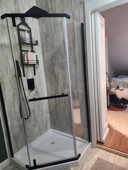 Building Photo - 125 Cole Ave