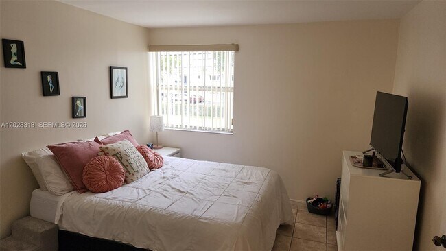 Building Photo - 4540 SW 68th Ct Cir