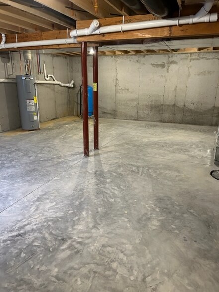 Building Photo - 5544 Poplar St